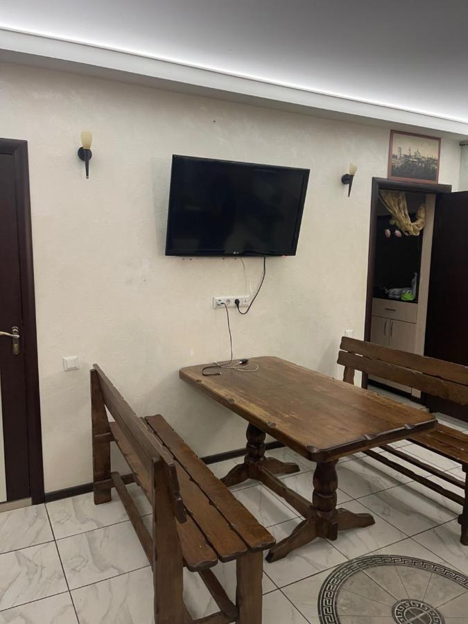 קייב Vip "Hostel Ok Hotel" מראה חיצוני תמונה